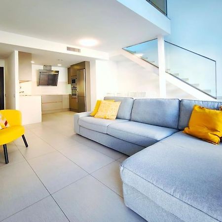 Moderno Apartamento Duplex En Terrassa Centro المظهر الخارجي الصورة
