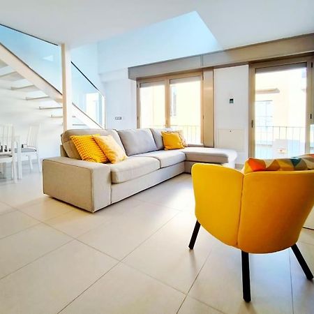 Moderno Apartamento Duplex En Terrassa Centro المظهر الخارجي الصورة