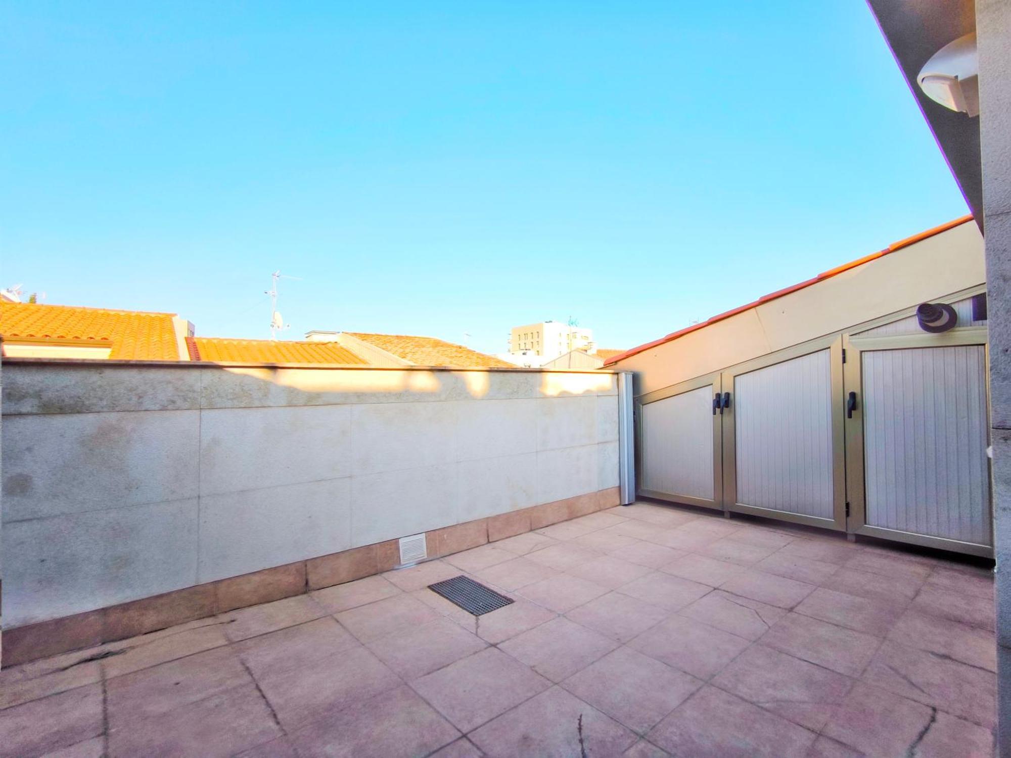 Moderno Apartamento Duplex En Terrassa Centro المظهر الخارجي الصورة