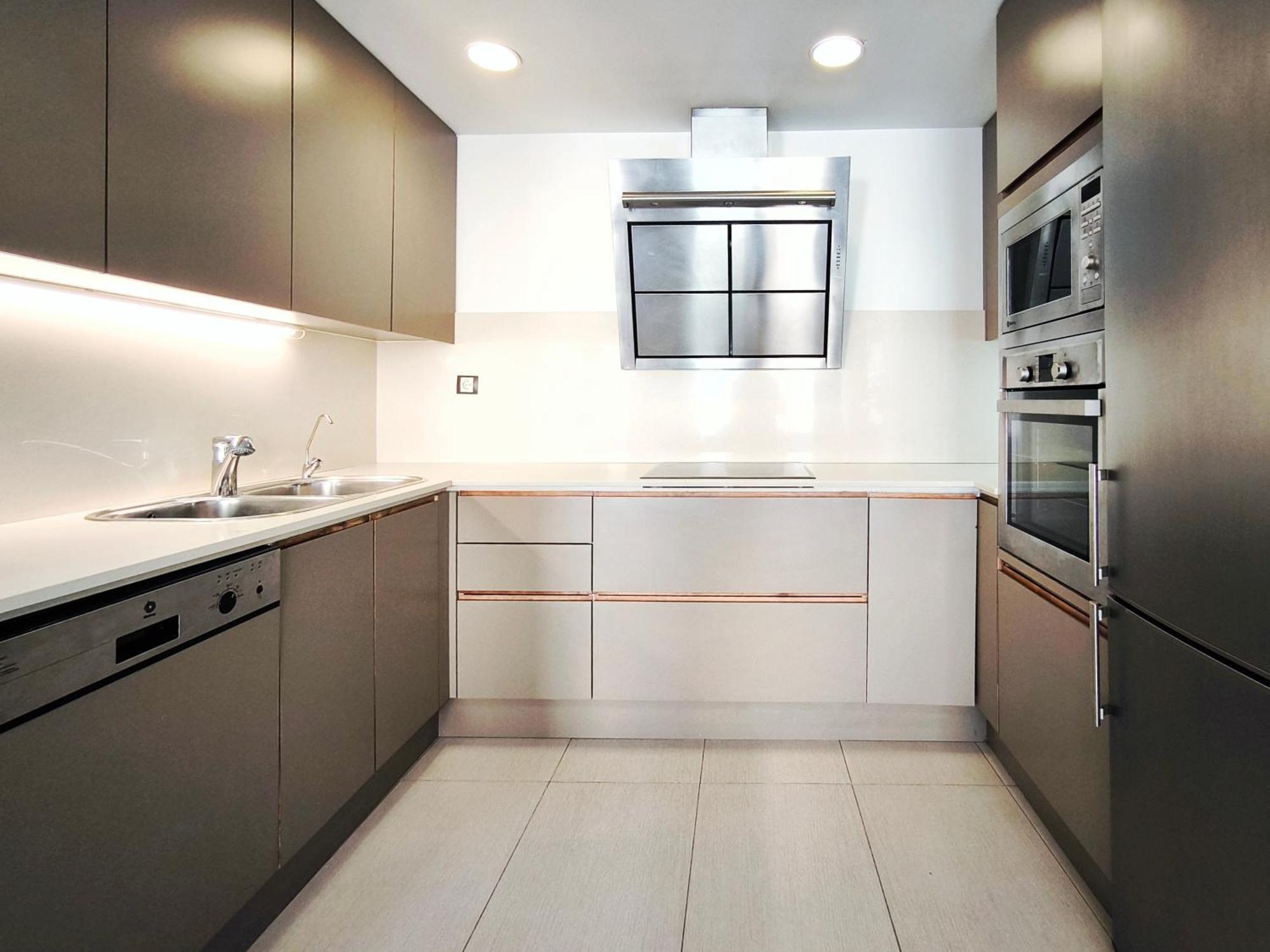 Moderno Apartamento Duplex En Terrassa Centro المظهر الخارجي الصورة