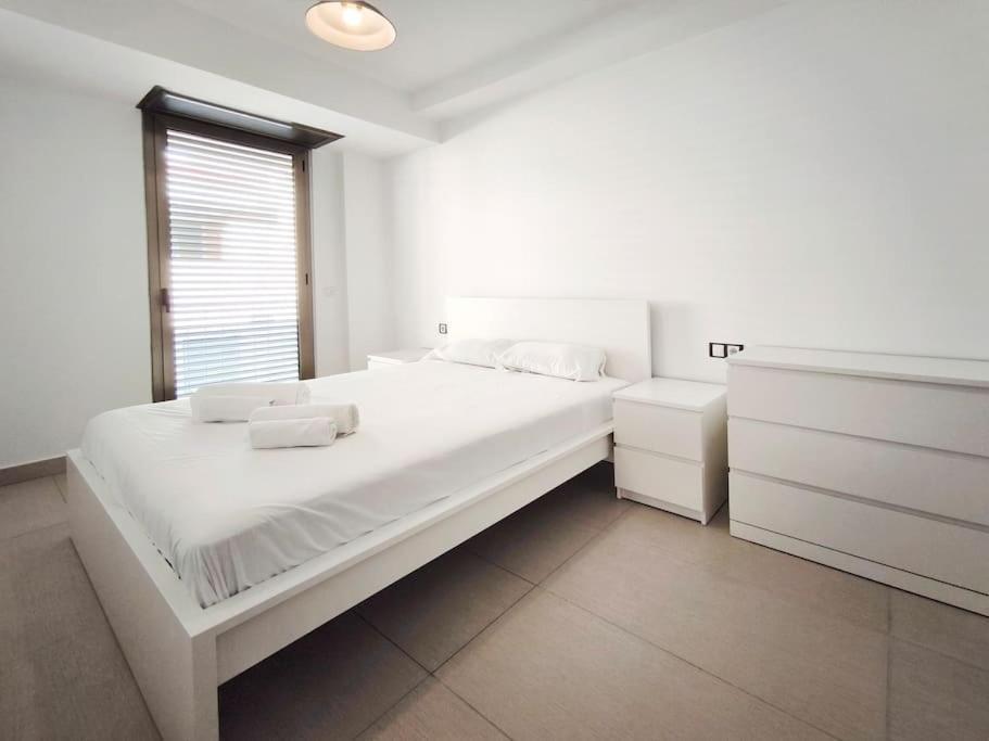 Moderno Apartamento Duplex En Terrassa Centro المظهر الخارجي الصورة