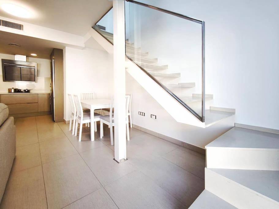 Moderno Apartamento Duplex En Terrassa Centro المظهر الخارجي الصورة